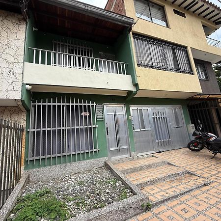 Road Living Home Medellin Ngoại thất bức ảnh